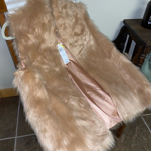BCBG Faux Fur Vest - Picture 2 of 4